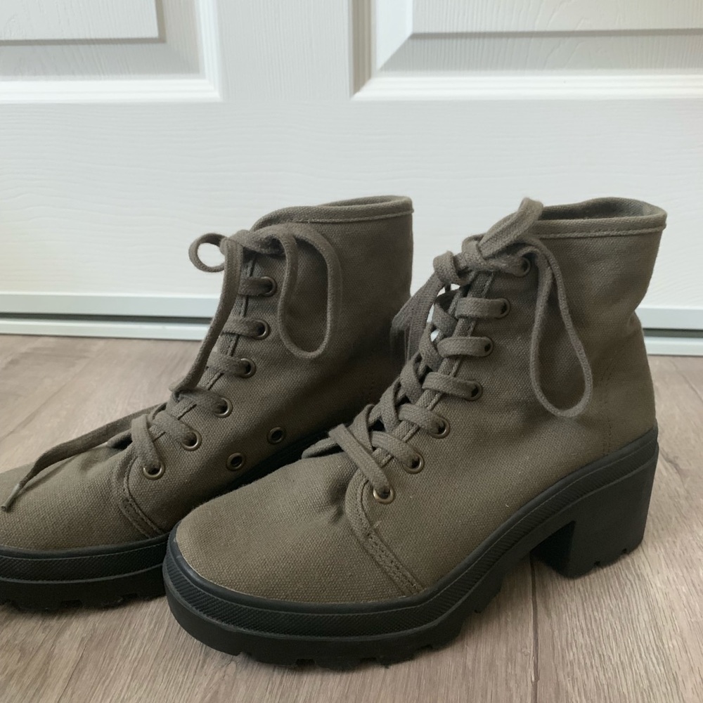 Army Green Block Heel Ankle Boots 🧟‍♂️